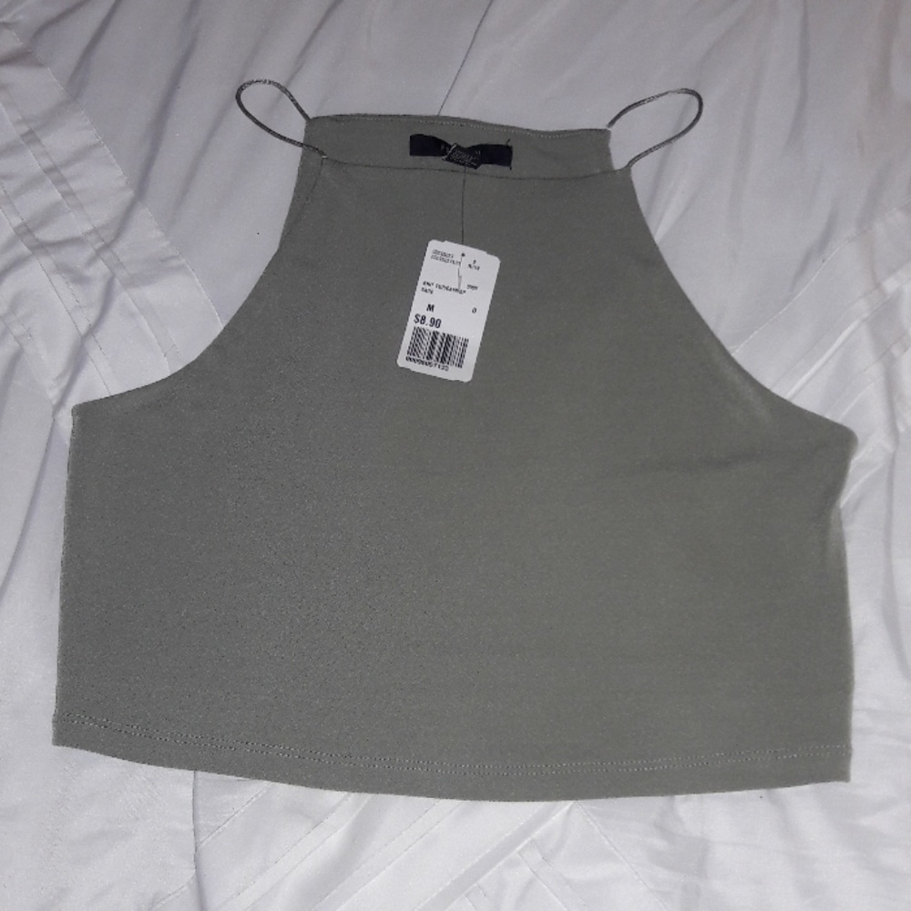 Green top - Picture 2 of 5